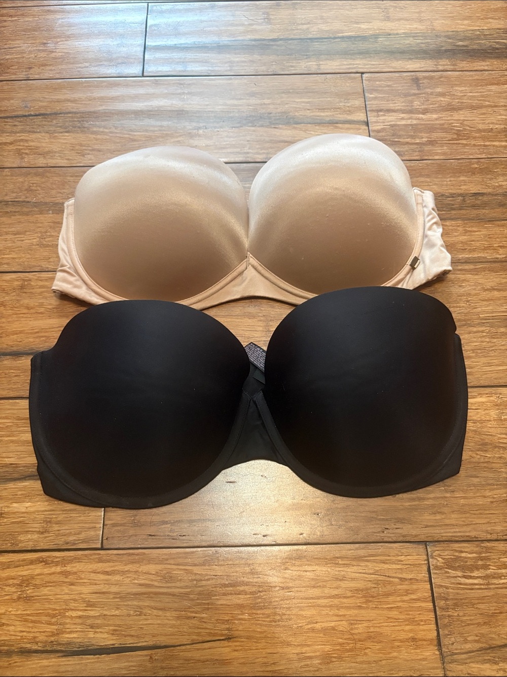 Victoria’s Secret 36DD Bras Lot of 2 Strapless Black Nude Multiway Very Sexy - Picture 2 of 8